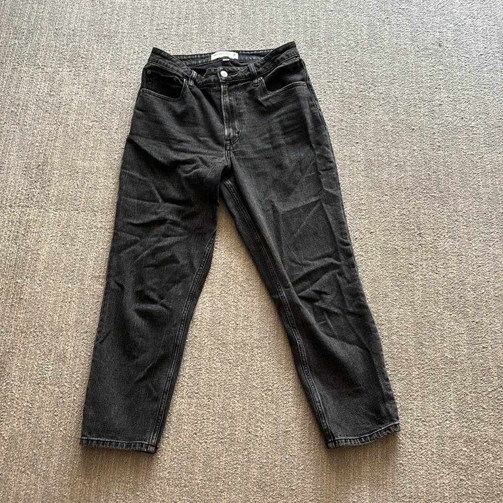 Abercrombie High Rise Mom Jean. Curve love.